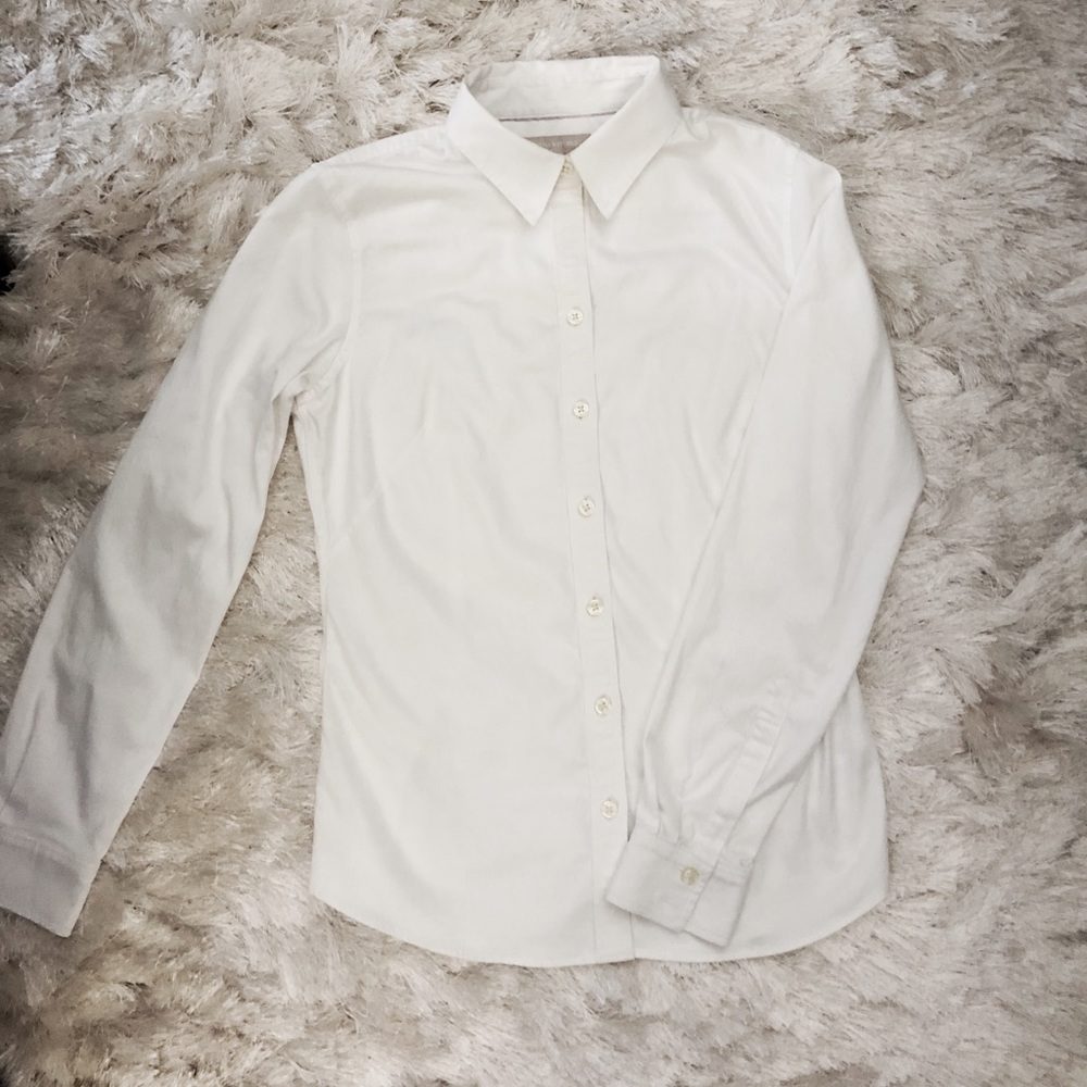 Banana Republic, size 6, Classic button down.
